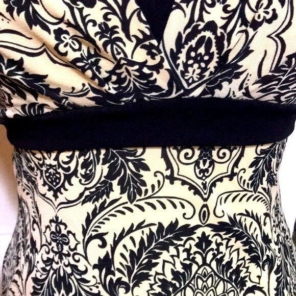 Moa Moa Pointed Sleeve Top Med. - Picture 5 of 7